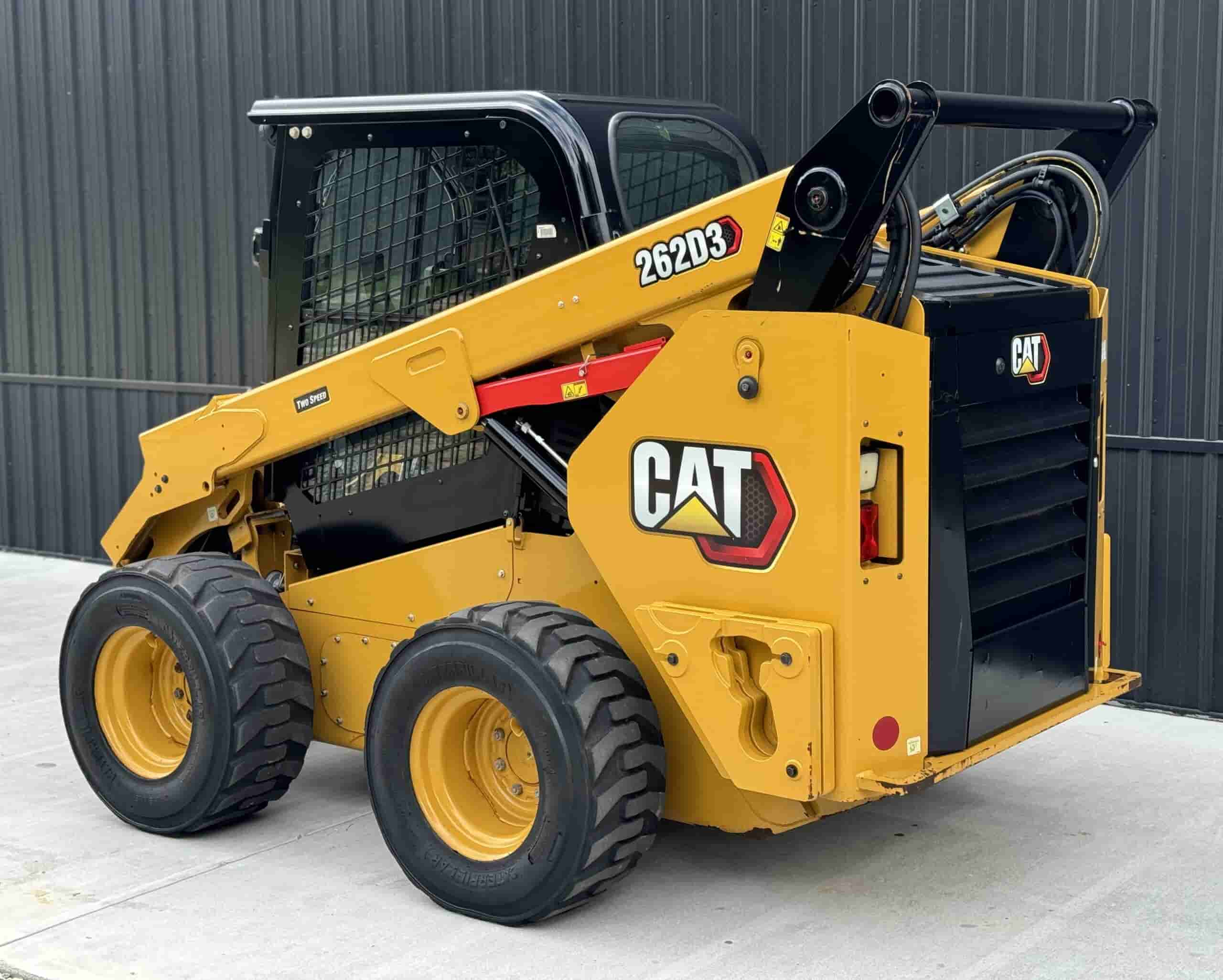 2021 CAT 262D3 CLEAN
